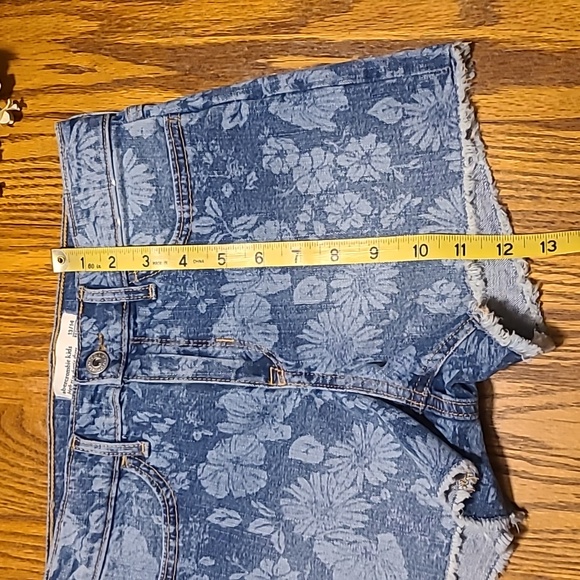 Abercrombie kids Floral Denim Shorts  - Girls 13/14 - Picture 6 of 8